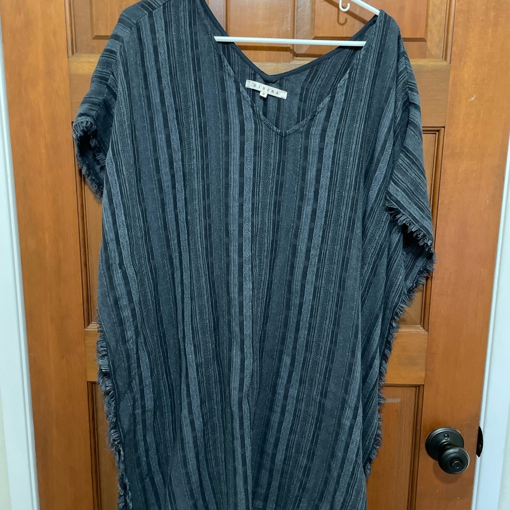 Xirena poncho cover up, size medium